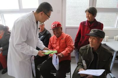九渡河鎮廟上村開展免費義診和健康體檢活動